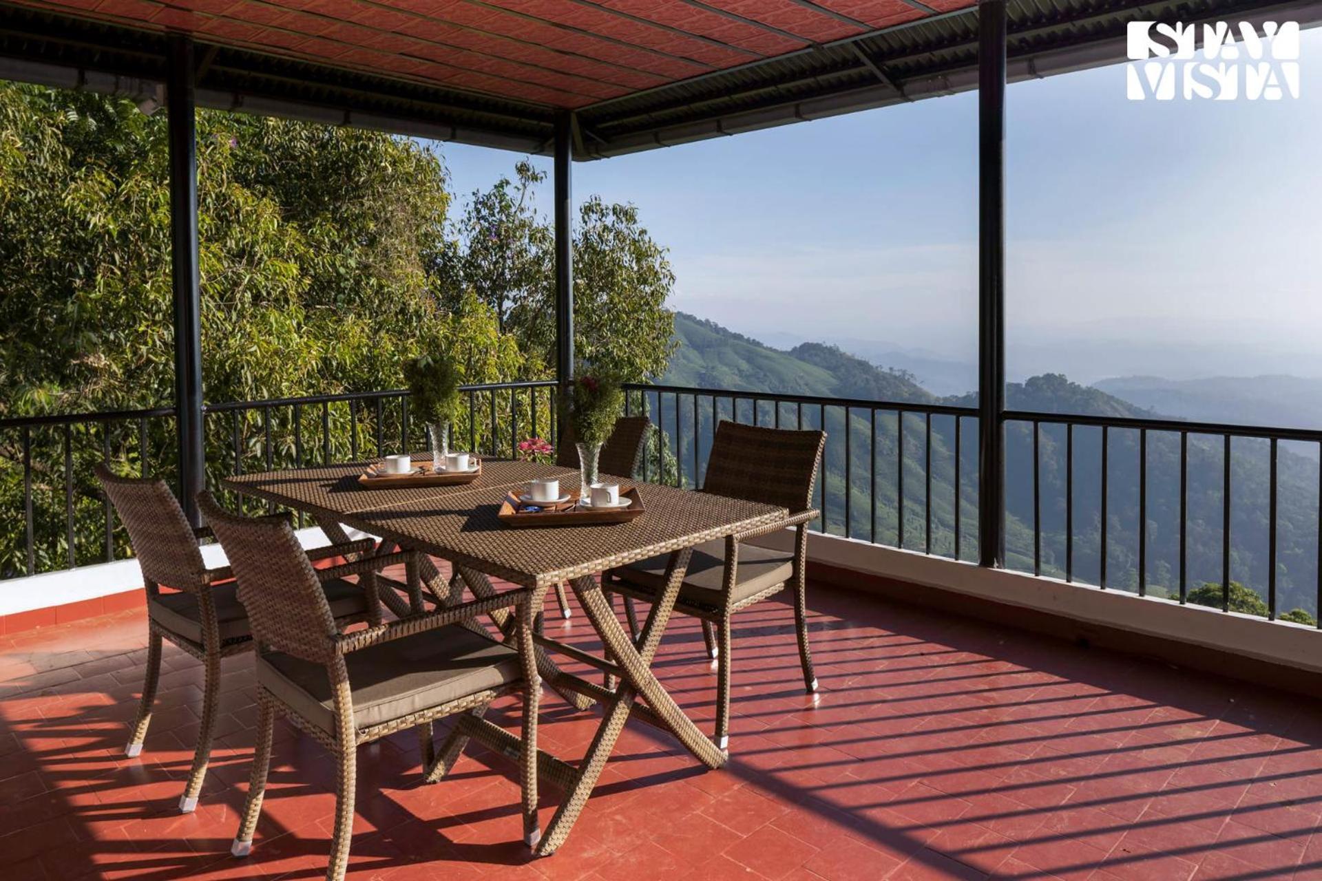 Stayvista At Vale Echoes - Breakfast Included Munnar Exteriör bild
